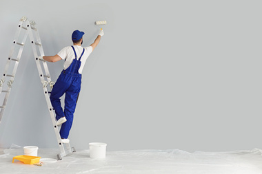 Experienced Redmond indoor painter in WA near 98052